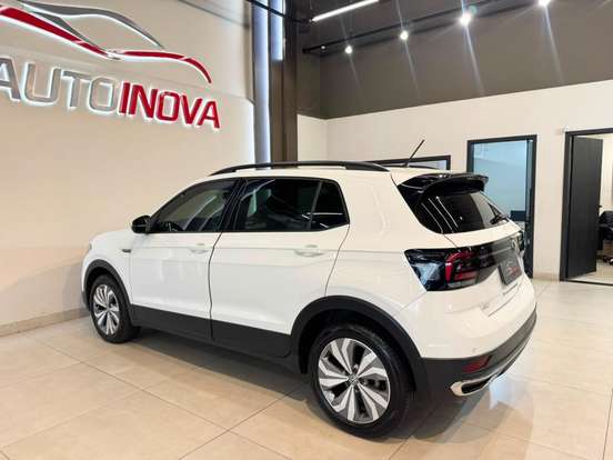 VOLKSWAGEN-T-CROSS-2019