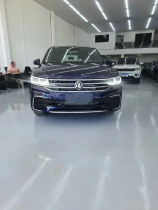 VOLKSWAGEN TIGUAN 2.0 300 TSI GASOLINA ALLSPACE R-LINE AUTOMÁTICO VOLKSWAGEN TIGUAN 2.0 300 TSI GASOLINA ALLSPACE R-LINE AUTOMÁTICO