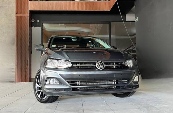 VOLKSWAGEN VIRTUS 1.0 200 TSI HIGHLINE AUTOMÁTICO