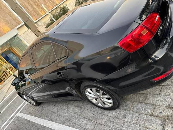 VOLKSWAGEN JETTA 2.0 COMFORTLINE FLEX 4P TIPTRONIC