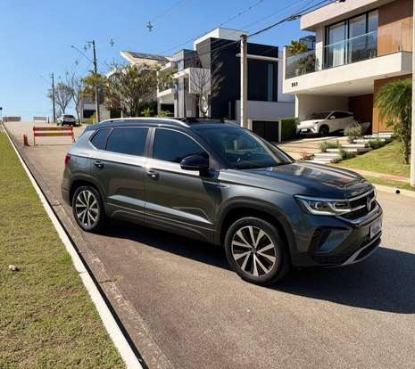 VOLKSWAGEN-TAOS-2023