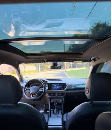 VOLKSWAGEN-TAOS-2023