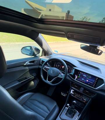 VOLKSWAGEN-TAOS-2023