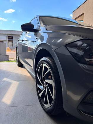 VOLKSWAGEN VIRTUS 1.0 200 TSI HIGHLINE AUTOMÁTICO
