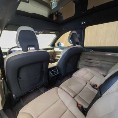 VOLVO-EX90-2024