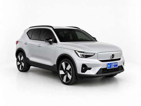 VOLVO-XC40-2023