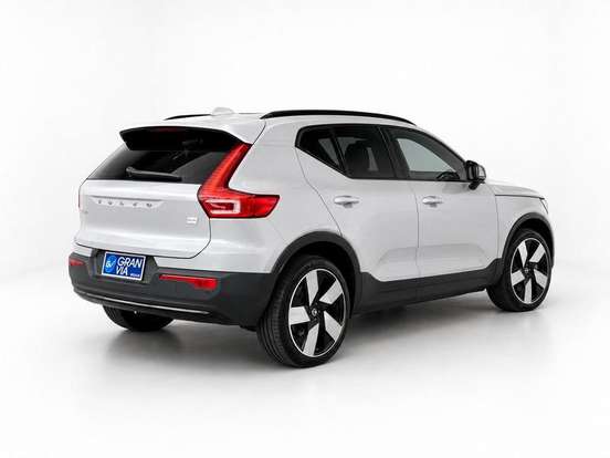 VOLVO-XC40-2023