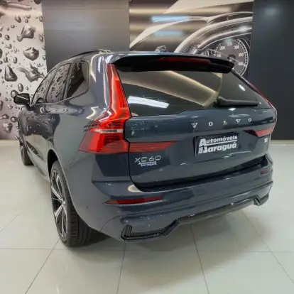 VOLVO-XC60-2023