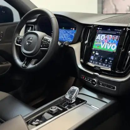 VOLVO-XC60-2023
