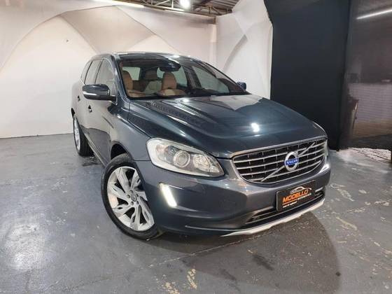 VOLVO XC60 2.0 T5 MOMENTUM GASOLINA 4P AUTOMÁTICO