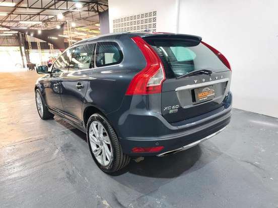 VOLVO-XC60-2016