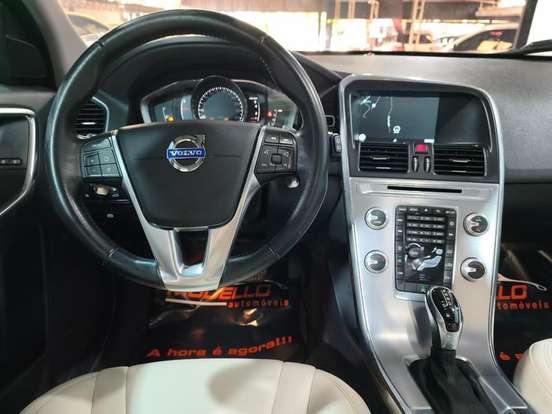 VOLVO-XC60-2.0 T5 MOMENTUM GASOLINA 4P AUTOMÁTICO VOLVO-XC60-2016