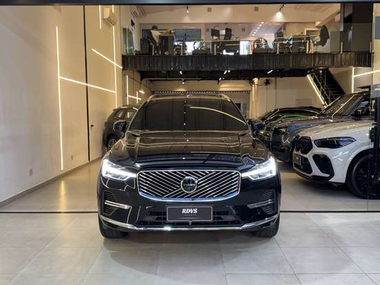 VOLVO-XC60-2025