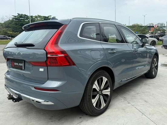 VOLVO-XC60-2022