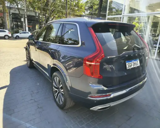 VOLVO-XC90-2021