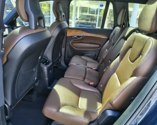 VOLVO-XC90-2021