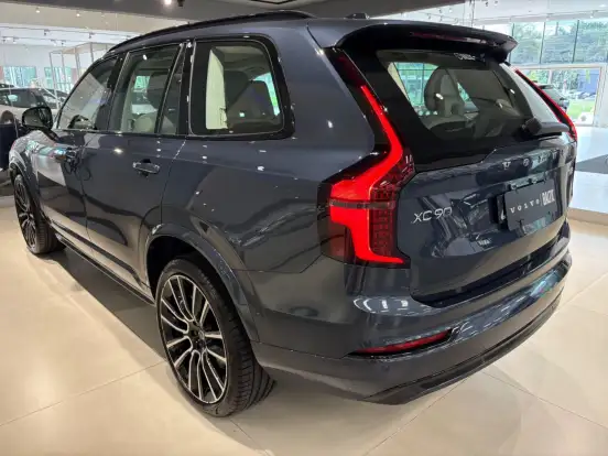 VOLVO-XC90-2025