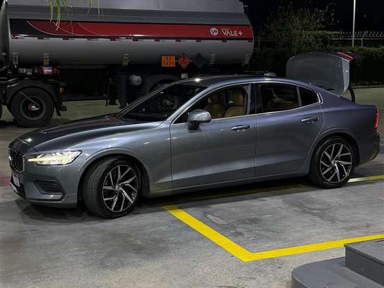 VOLVO-S60-2.0 T4 MOMENTUM GASOLINA 4P AUTOMÁTICO VOLVO-S60-2019