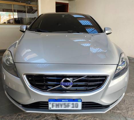 VOLVO V40 2.0 T4 DYNAMIC TURBO GASOLINA 4P AUTOMÁTICO