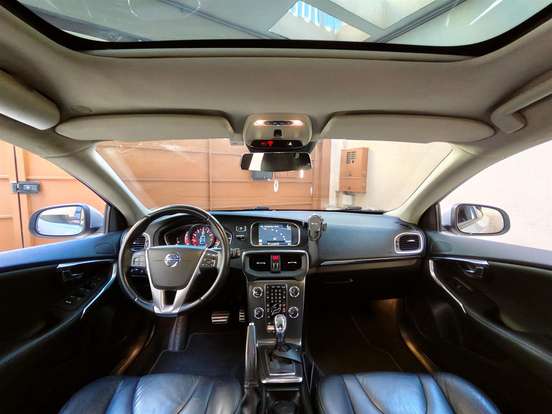 VOLVO-V40-2.0 T4 DYNAMIC TURBO GASOLINA 4P AUTOMÁTICO VOLVO-V40-2013