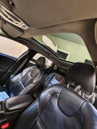 VOLVO-V40-2013