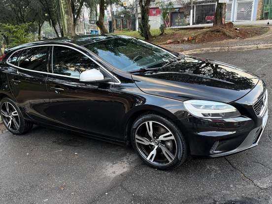 VOLVO-V40-2.0 T5 R-DESIGN GASOLINA 4P AUTOMÁTICO VOLVO-V40-2018