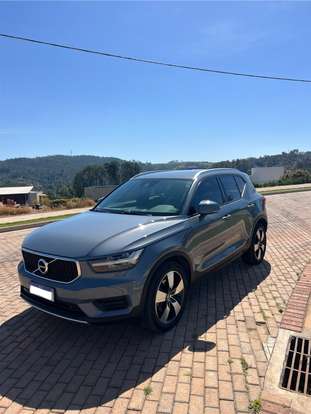 VOLVO-XC40-2020