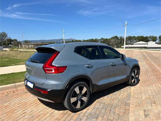 VOLVO-XC40-2.0 T4 GASOLINA MOMENTUM GEARTRONIC VOLVO-XC40-2020