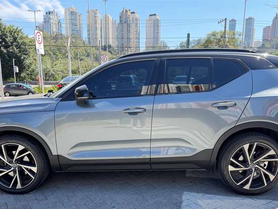 VOLVO-XC40-2.0 T5 GASOLINA R-DESIGN AWD GEARTRONIC VOLVO-XC40-2018