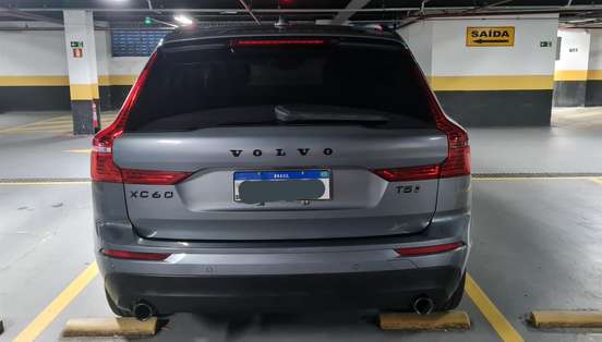 VOLVO-XC60-2018