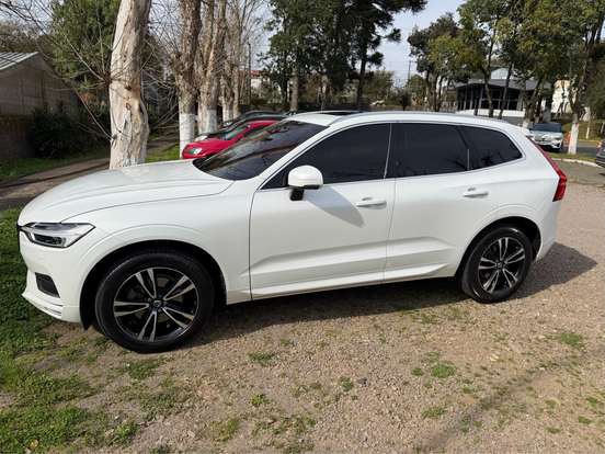 VOLVO-XC60-2.0 T5 GASOLINA MOMENTUM AWD GEARTRONIC VOLVO-XC60-2018