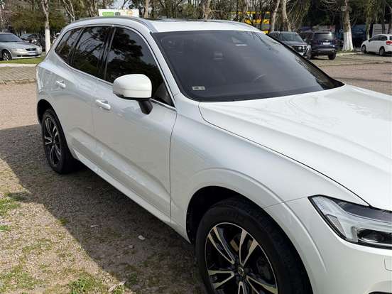 VOLVO-XC60-2.0 T5 GASOLINA MOMENTUM AWD GEARTRONIC VOLVO-XC60-2018