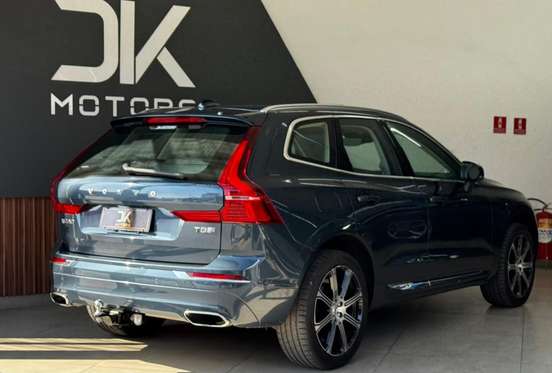VOLVO-XC60-2020