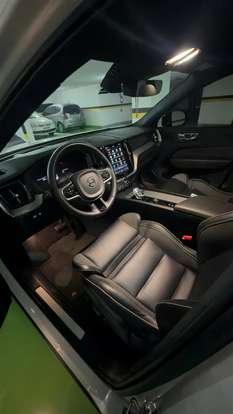 VOLVO-XC60-2023