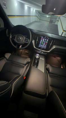 VOLVO-XC60-2023