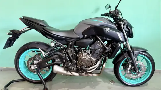 YAMAHA MT-07 ABS YAMAHA MT-07 ABS