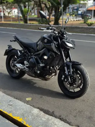 YAMAHA MT-09 