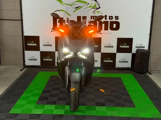 YAMAHA XMAX 300 CONNECTED ABS YAMAHA XMAX 300 CONNECTED ABS