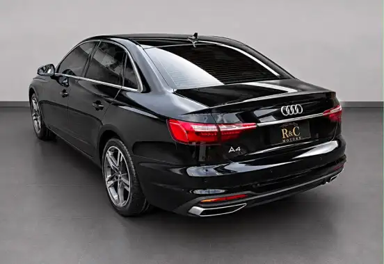 AUDI-A4-2022