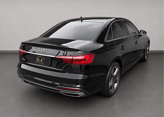 AUDI-A4-2022