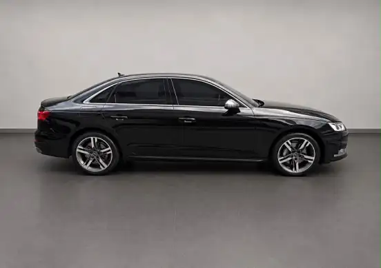 AUDI-A4-2022