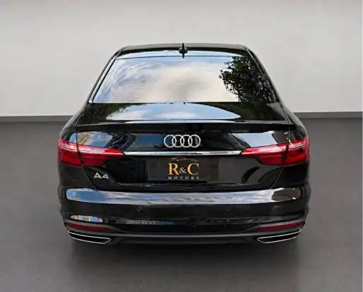AUDI-A4-2022