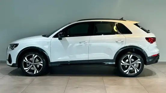 AUDI-Q3-2023
