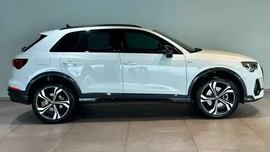AUDI-Q3-2023