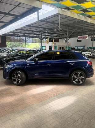 AUDI-Q3-2024