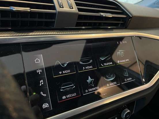 AUDI-Q3-2023