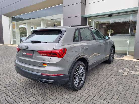 AUDI-Q3-2023