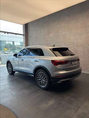 AUDI-Q3-2023