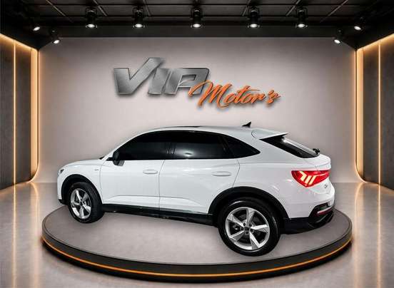 AUDI-Q3-2022