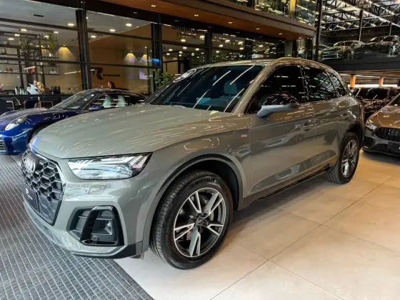 AUDI Q5 2.0 55 TFSIE PHEV PERFORMANCE BLACK QUATTRO S TRONIC AUDI Q5 2.0 55 TFSIE PHEV PERFORMANCE BLACK QUATTRO S TRONIC